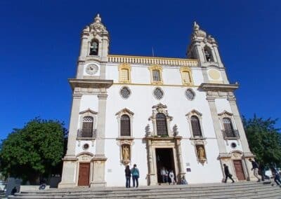 Actividades familiares Faro capilla de los huesos